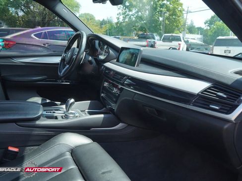 Used 2016 BMW X5 M image 35