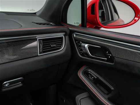 Used 2017 Porsche Macan GTS AWD/4WD image 25