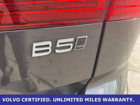 Certified 2025 Volvo XC60 B5 Plus image 7