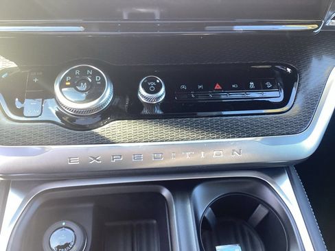 New 2026 Ford Expedition Max Platinum w/ Stealth Appearance Package AWD/4WD image 16