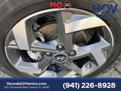 Certified 2023 Hyundai Venue Limited w/ Cargo Package FWD image 37