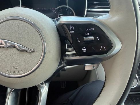 Used 2022 Jaguar F-PACE S AWD/4WD image 35
