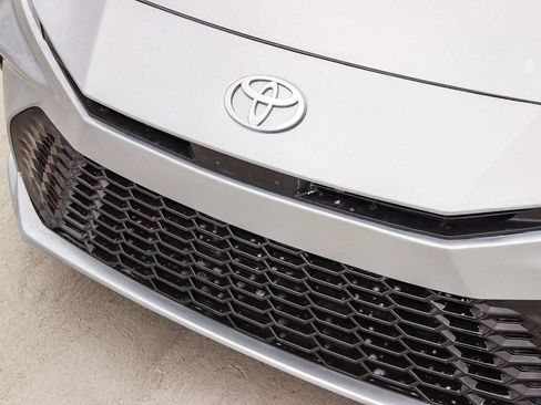 Used 2025 Toyota Camry LE FWD image 8