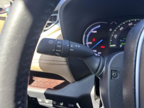 Used 2021 Toyota RAV4 Limited image 30