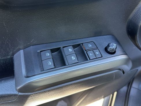 Used 2023 Toyota Tacoma TRD Off-Road image 5