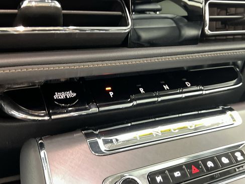 Used 2025 Lincoln Aviator AWD image 23