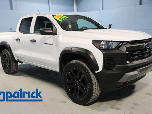 Used 2024 Chevrolet Colorado Trail Boss w/ Advanced Trailering Package image 1