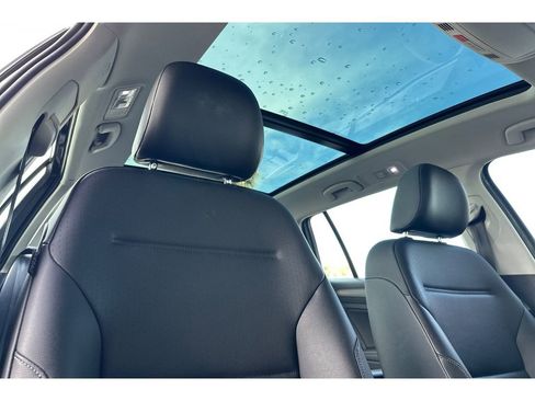 Used 2018 Volkswagen Golf SE image 19