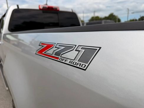 Used 2018 Chevrolet Colorado Z71 AWD/4WD image 12
