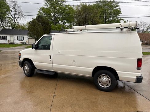 Used 2010 Ford E-250 and Econoline 250 RWD image 5