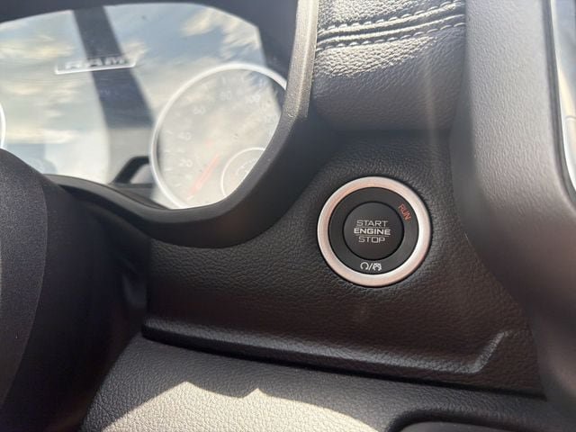 Used 2026 RAM 1500 Laramie AWD/4WD image 31