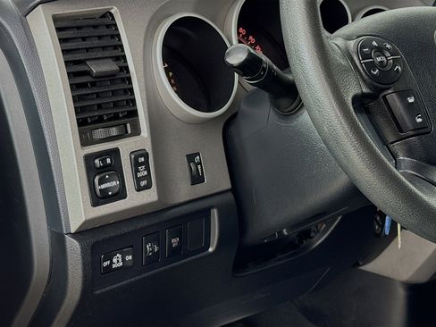 Used 2013 Toyota Tundra 4x4 Double Cab image 10