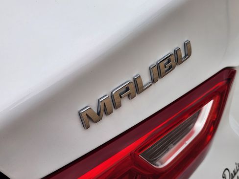 Used 2024 Chevrolet Malibu LT FWD image 13
