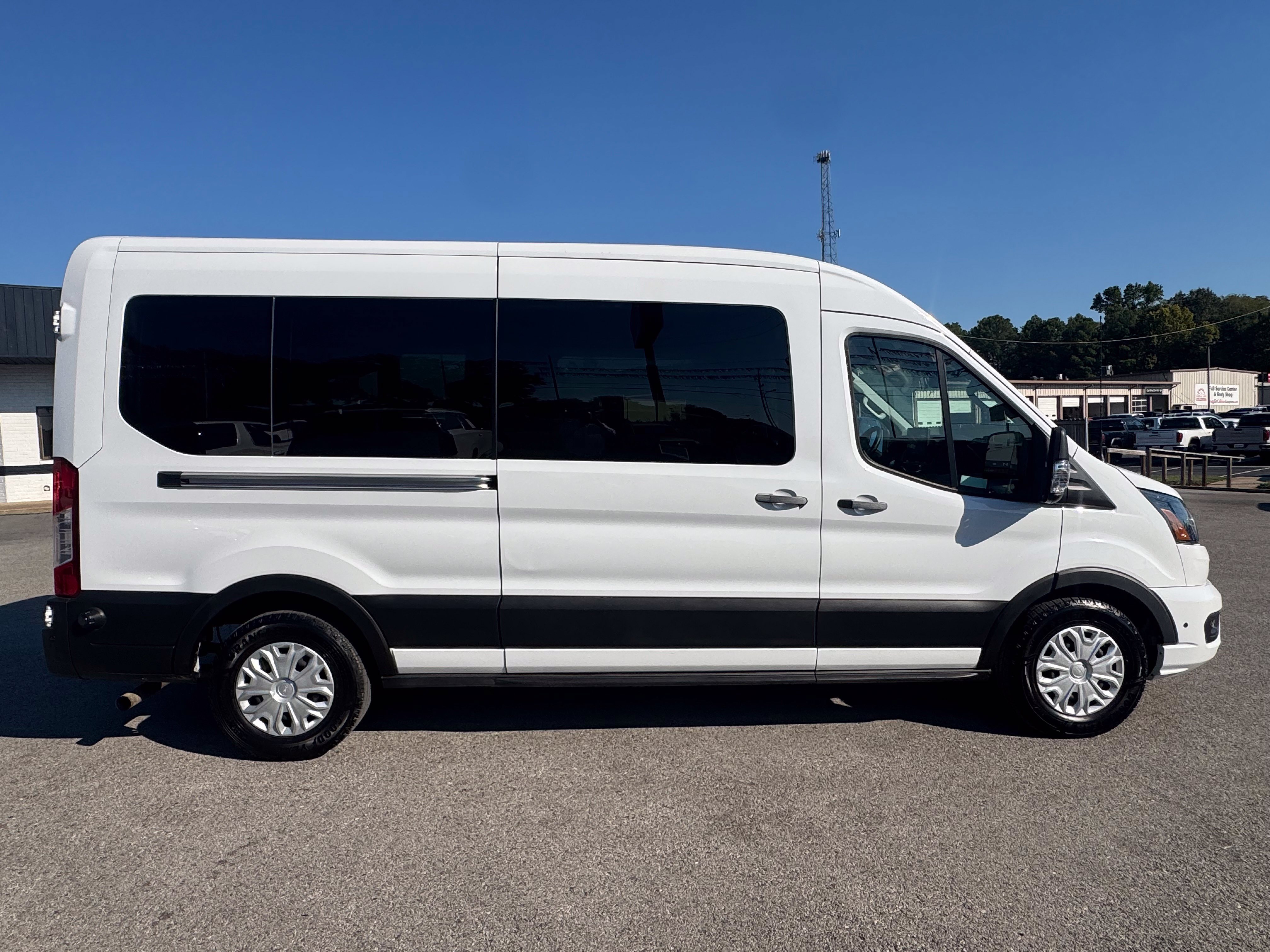 Used 2024 Ford Transit 350 XLT RWD image 4