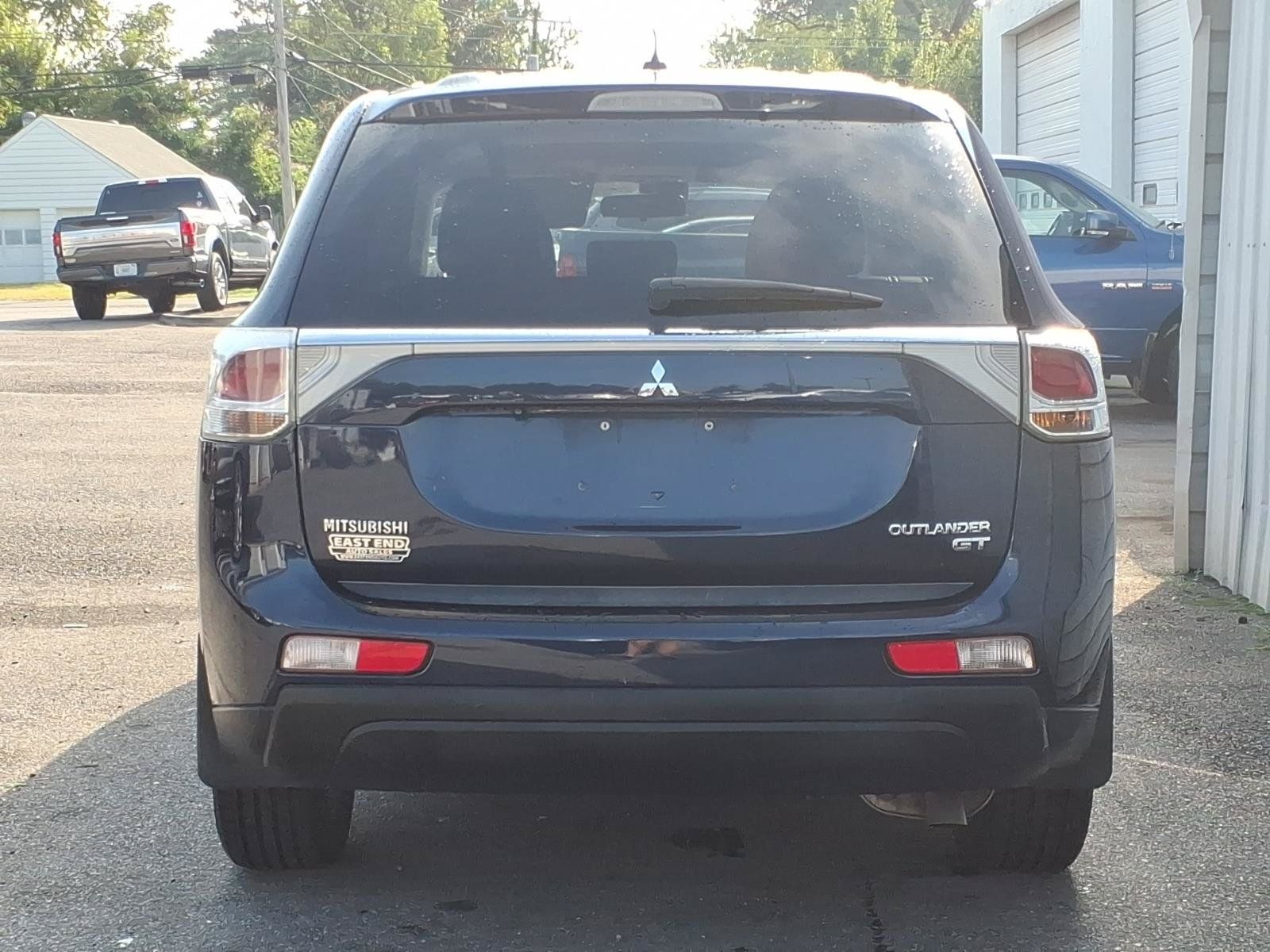 Used 2014 Mitsubishi Outlander GT AWD/4WD image 4