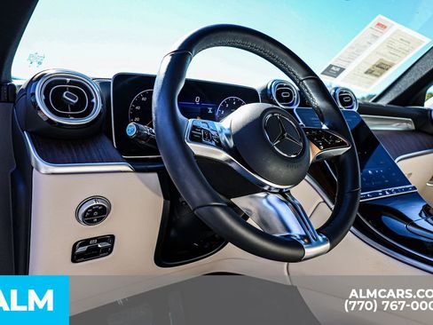 Used 2025 Mercedes-Benz GLC 300 4MATIC image 24