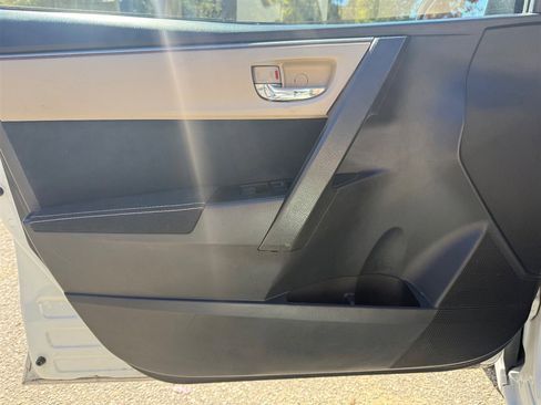 Used 2014 Toyota Corolla image 24