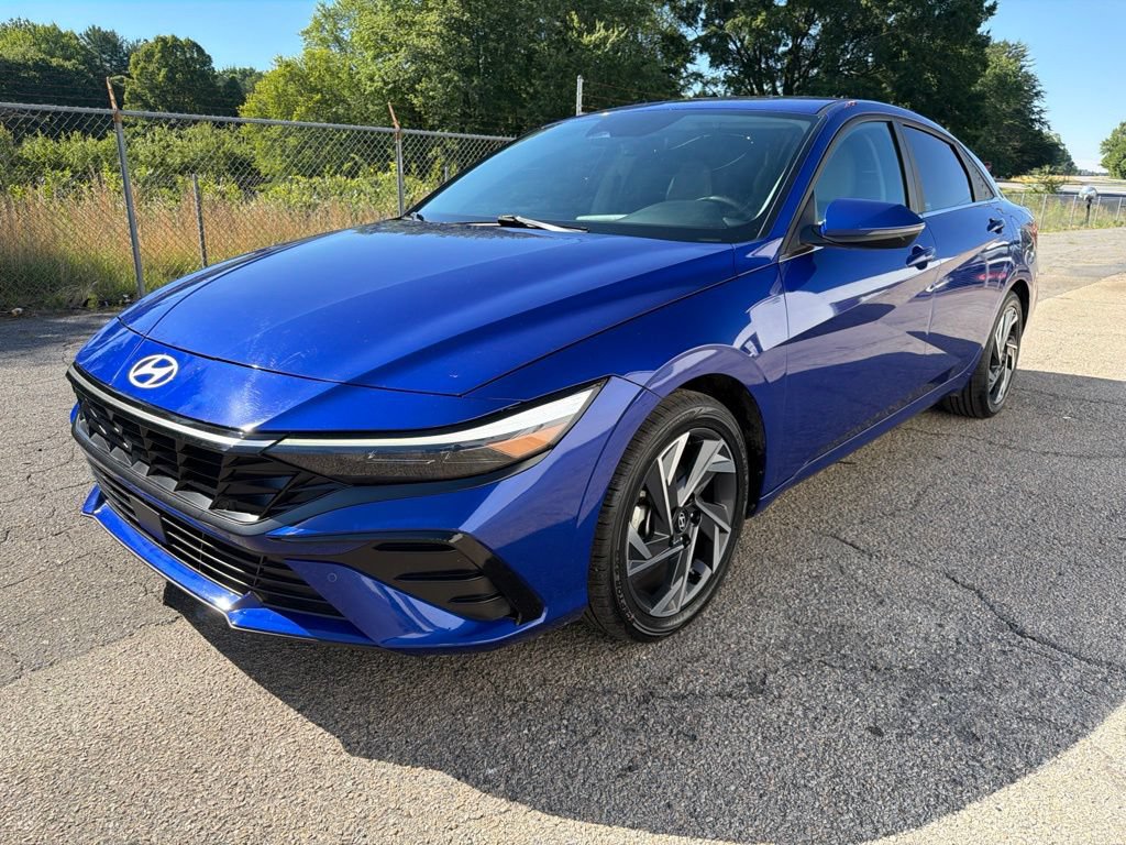 Used 2024 Hyundai Elantra Limited FWD image 6