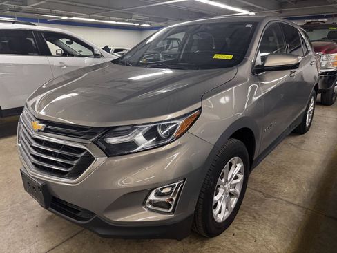 Used 2019 Chevrolet Equinox LT AWD/4WD image 2