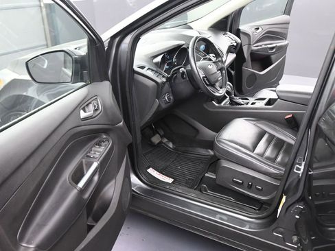 Used 2019 Ford Escape Titanium AWD/4WD image 41