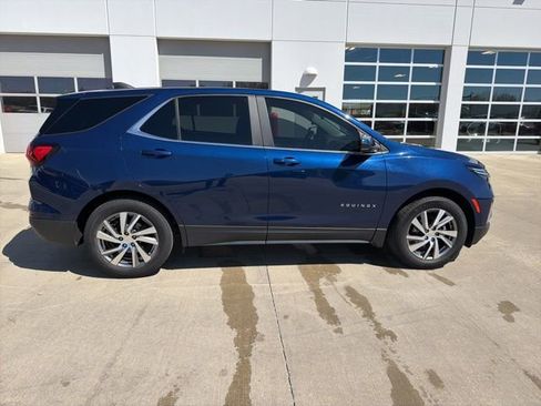 Used 2022 Chevrolet Equinox LT image 3