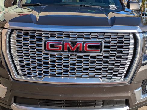 Certified 2021 GMC Yukon XL Denali image 9