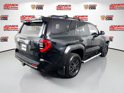 Certified 2025 Toyota 4Runner SR5 AWD/4WD image 15