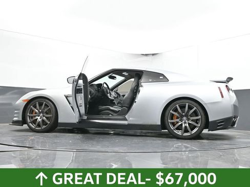 Used 2012 Nissan GT-R Premium image 73