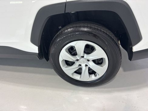 Used 2024 Toyota RAV4 LE image 9