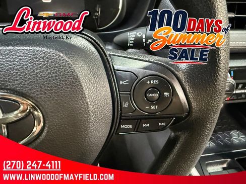 Used 2025 Toyota RAV4 XLE FWD image 20
