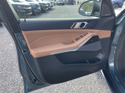 New 2026 BMW X5 xDrive50e image 9