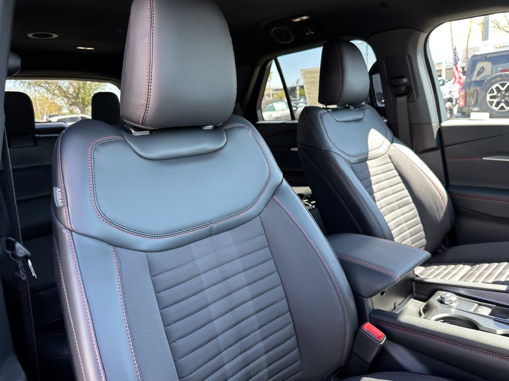 New 2027 Ford Explorer ST-Line w/ Premium Package RWD image 17
