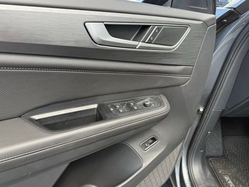 Used 2025 Volkswagen Atlas Cross Sport SE w/ Panoramic Sunroof Package image 22