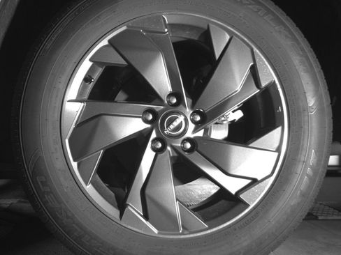 Used 2025 Nissan Rogue SV image 14