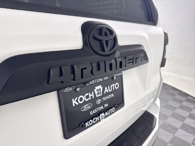 Used 2022 Toyota 4Runner TRD Off-Road Premium w/ TRD Black Wheel Package (TMS) AWD/4WD image 19