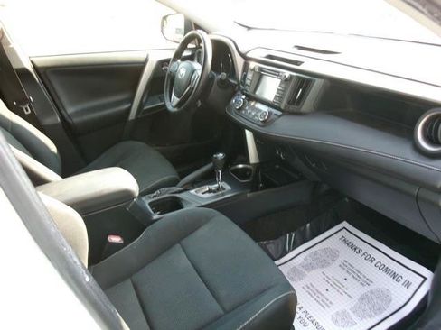 Used 2017 Toyota RAV4 XLE w/ Carpet Mat Package AWD/4WD image 25
