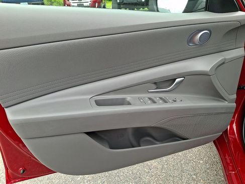 Used 2024 Hyundai Elantra SEL FWD image 12