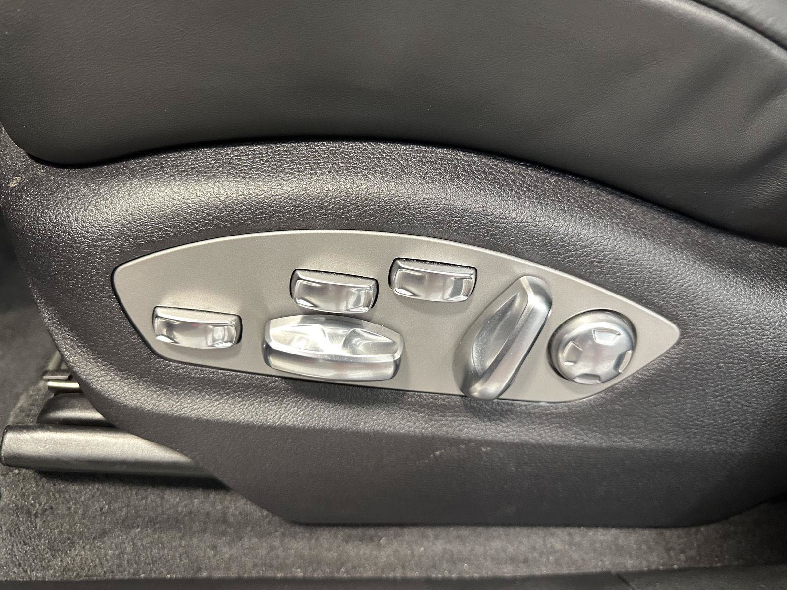 Used 2023 Porsche Macan GTS AWD/4WD image 19