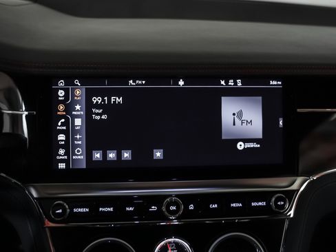 Used 2022 Bentley Continental GT V8 image 17