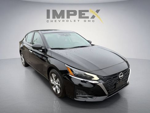 Used 2025 Nissan Altima 2.5 S FWD image 6