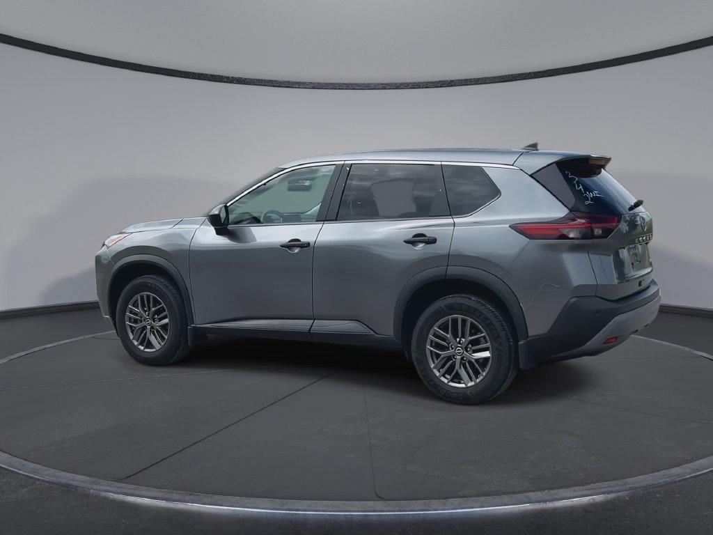 Used 2023 Nissan Rogue S AWD/4WD image 6