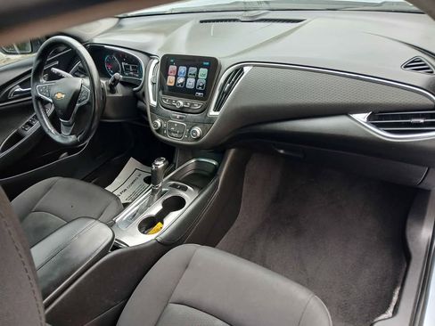 Used 2017 Chevrolet Malibu LT image 10
