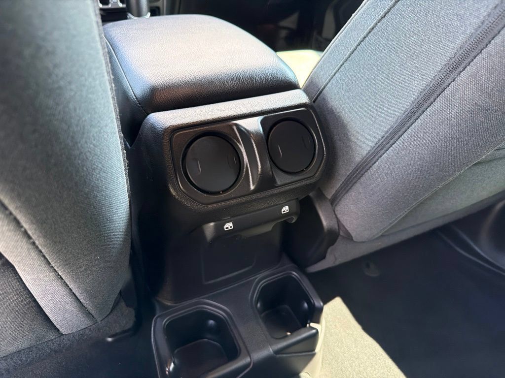Used 2024 Jeep Wrangler Unlimited Sport AWD/4WD image 31