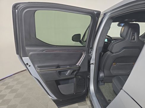 Used 2022 Rivian R1T Launch Edition image 17