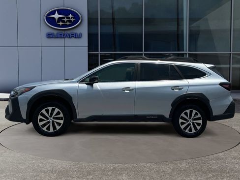 Used 2023 Subaru Outback Premium AWD/4WD image 8