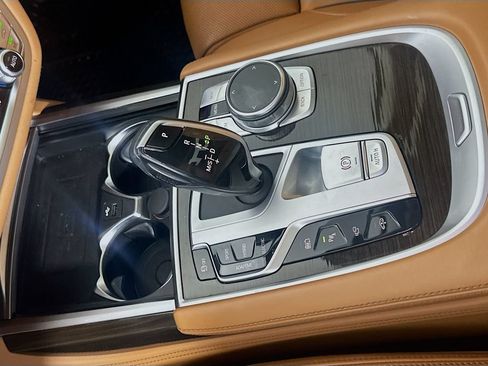 Used 2022 BMW 745e xDrive w/ Premium Package AWD/4WD image 16