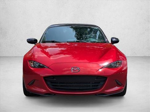 Used 2017 MAZDA MX-5 Miata Club RWD image 2