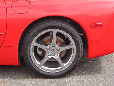 Used 1999 Chevrolet Corvette Convertible w/ Memory Pkg RWD image 33