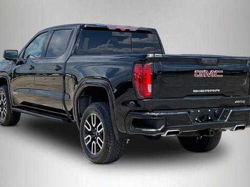 Used 2023 GMC Sierra 1500 AT4 w/ AT4 Premium Package AWD/4WD image 4