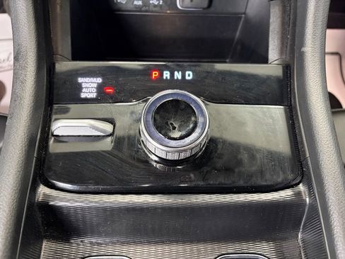 Used 2025 Jeep Grand Cherokee Limited image 11